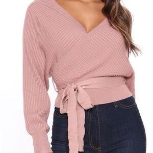Elegant V-Neck Ribbed Sweater in Rose
